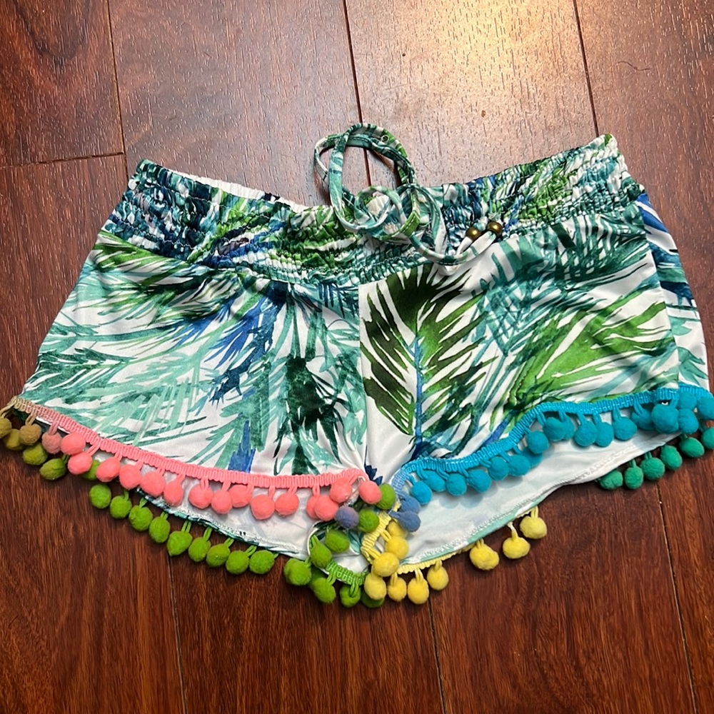 PilyQ swim cover up shorts pom poms size small size 5  7
